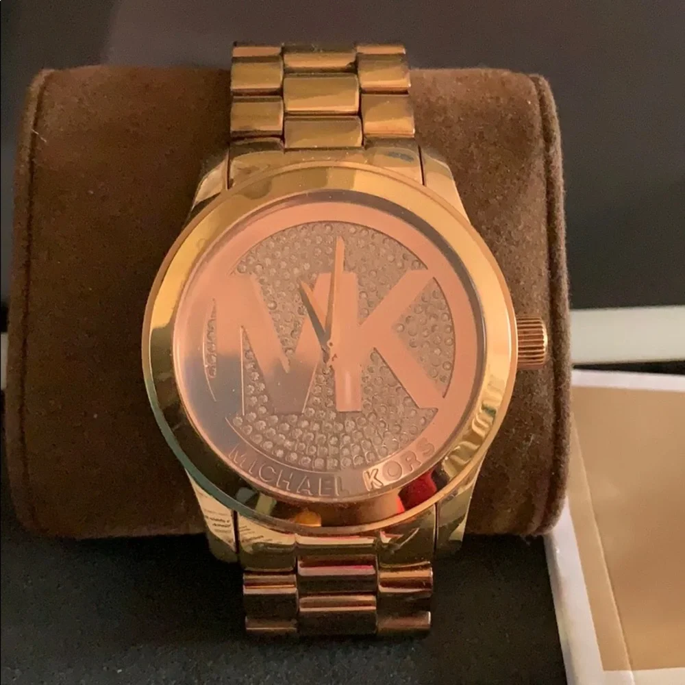 Michael Kors reposhing this
